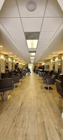 Zaria Salon - Photo 3 - Car repair in Hollywood, FL, Hollywood
