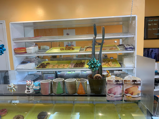 Donut Shop «Southern Maid Donut Shop», reviews and photos, 1152 N Buckner Blvd # 125, Dallas, TX 75218, USA