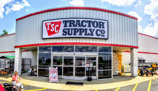 Home Improvement Store «Tractor Supply Co.», reviews and photos, 1714 N Main St, Shelbyville, TN 37160, USA