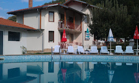 Хотелски комплекс Край реката, с.Балканец