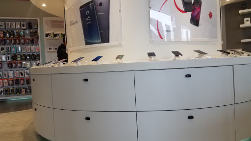 Cell Phone Store «Verizon Wireless, Ping Cellular», reviews and photos, 59 NY-59 #126, Monsey, NY 10952, USA