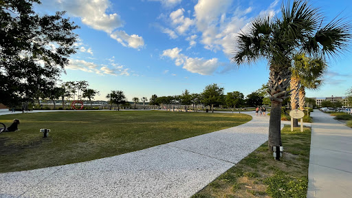 Shopping Mall «Shelter Cove Towne Centre», reviews and photos, 40 Shelter Cove Ln, Hilton Head Island, SC 29928, USA