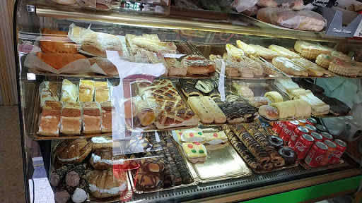 Confiteria obrador calle lora del rio en Fuentes de Andalucía, Sevilla