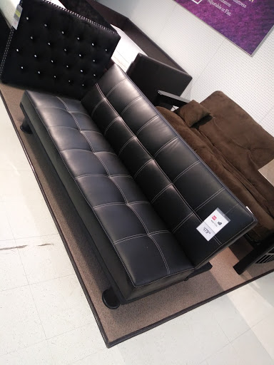 Furniture Store «Value City Furniture», reviews and photos, 1000 Hylan Dr #206, Rochester, NY 14623, USA