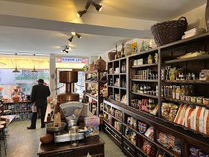 Photo n°44 de Épicerie Castellani à Piana ()