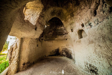 Le Grotte di Zungri: Insediamento Rupestre e Museo della Civiltà Contadina di Zungri Via Indipendenza, 89867 Zungri VV, Italia