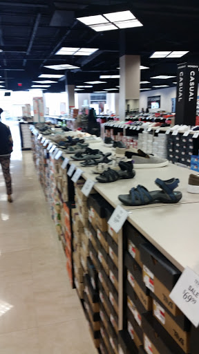 Shoe Store «Off Broadway Shoe Warehouse», reviews and photos, 545 Cool Springs Blvd #115, Franklin, TN 37067, USA