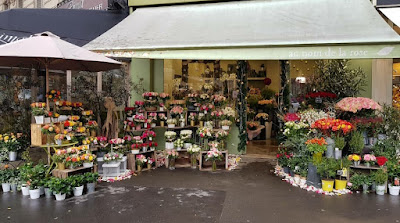 Au Nom De La Rose à Paris
