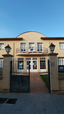 Escuelas y otros Abajo Kalea, 1, 01211 Berantevilla, Álava, España