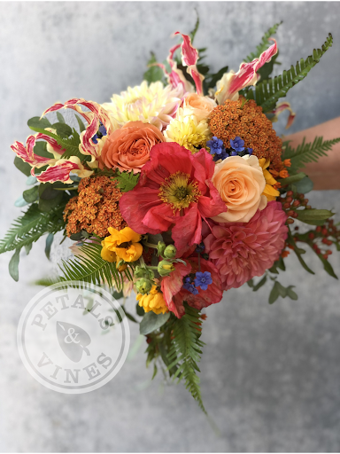 Florist «Petals & Vines», reviews and photos, 410 Main St E, Monmouth, OR 97361, USA