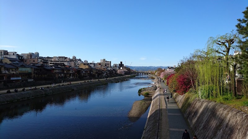 梅小路公園七条入口広場 自転車・バイク駐車場