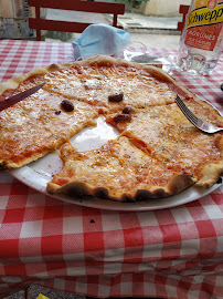 Plats et boissons du Pizzeria Mister Pizza à Valbonne - n°2