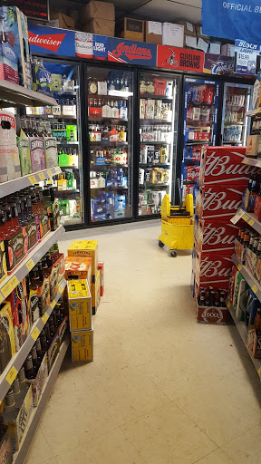 Liquor Store «Twinsburg Beer Wine & Liquor», reviews and photos, 9224 Darrow Rd, Twinsburg, OH 44087, USA