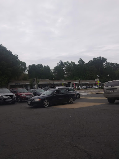 Auto Repair Shop «Cherrydale Motors», reviews and photos, 3412 Lee Hwy, Arlington, VA 22207, USA