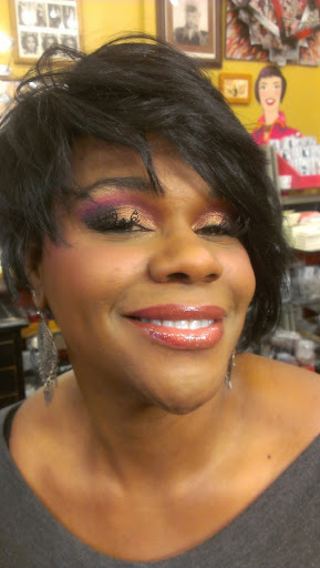 Make-up Artist «Vanity & Glamour Cosmetics / VGCosmetic Makeup Artists», reviews and photos, 547 28th St, Des Moines, IA 50312, USA