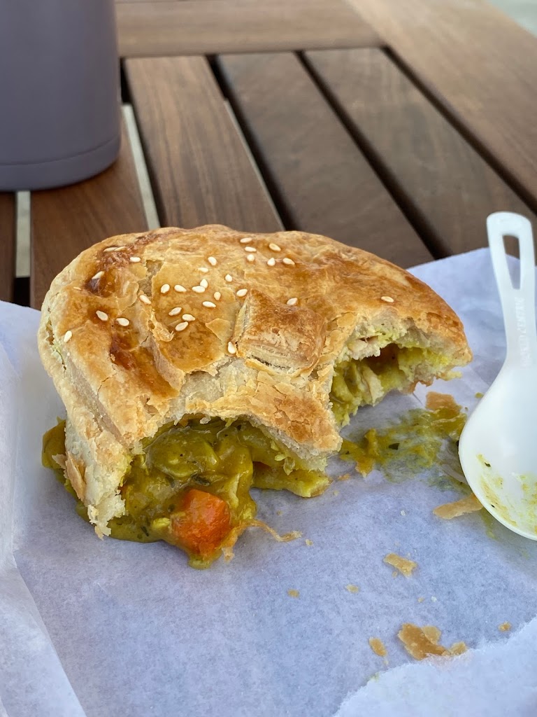 The Kiwi Korner puffs & pies 96762