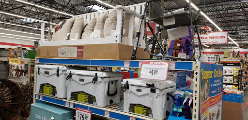 Home Improvement Store «Tractor Supply Co.», reviews and photos, 2648 Coweeman Park Dr, Kelso, WA 98626, USA