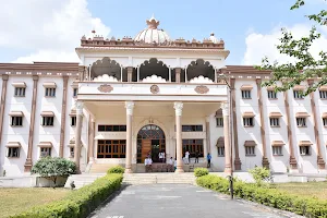 G Pulla Reddy Dental College And Hospital image