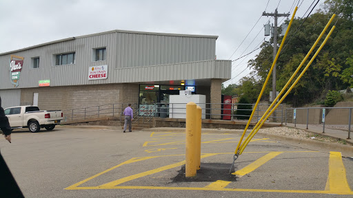 Beer Store «Vans Liquor Store», reviews and photos, 470 Sinsinawa Ave, East Dubuque, IL 61025, USA
