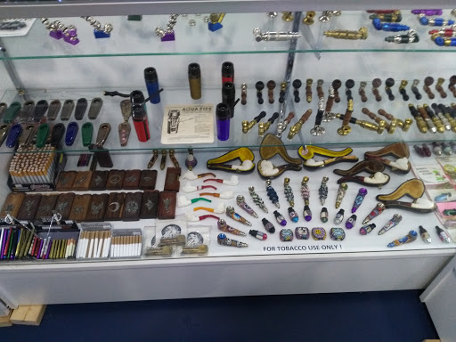 Tobacco Shop «Treehouse Smoke Shop», reviews and photos, 1321 N Federal Hwy, Hollywood, FL 33020, USA