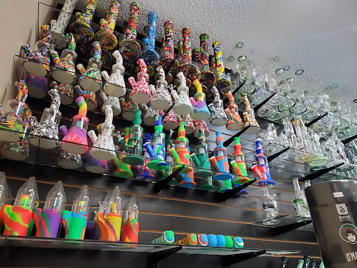 Tobacco Shop «2 Way Smoke Shop», reviews and photos, 7422 N 51st Ave, Glendale, AZ 85301, USA