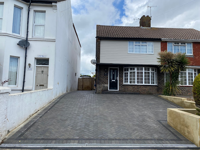 Reviews of Ayres Driveways Ltd in Worthing - Construction company