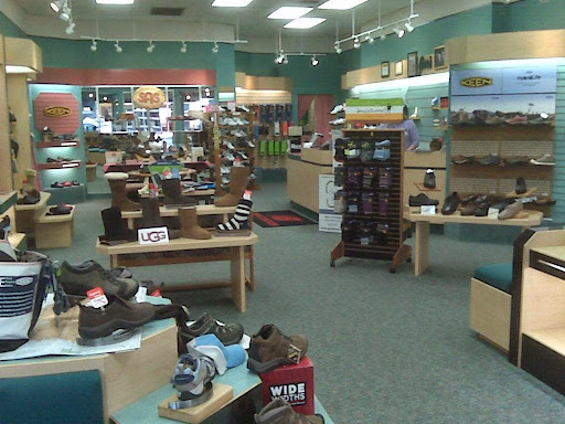 Shoe Store «Gimres Shoe Store Hillsboro», reviews and photos, 256 E Main St, Hillsboro, OR 97123, USA