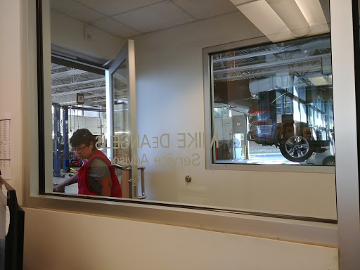 Car Dealer «Hoffman Toyota», reviews and photos, 36 Albany Turnpike, West Simsbury, CT 06092, USA