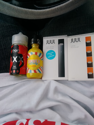 Tobacco Shop «Kazzaz Smoke Shop», reviews and photos, 6355 W Montrose Ave, Chicago, IL 60634, USA