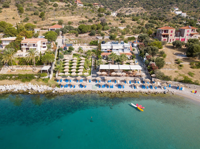 Γαλάζια Λίμνη - Ξενοδοχείο