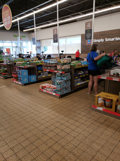 Supermarket «ALDI», reviews and photos, 1530 SW Arvonia Pl, Topeka, KS 66615, USA