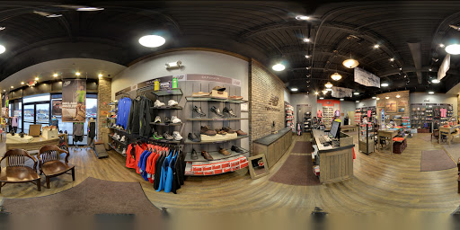 Shoe Store «New Balance Fairlawn», reviews and photos, 2691 W Market St, Fairlawn, OH 44333, USA