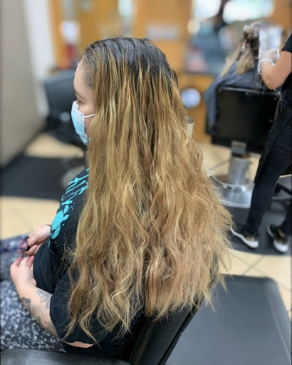 Hair Salon «Fantastic Sams Cut & Color», reviews and photos, 923 10th St, Floresville, TX 78114, USA