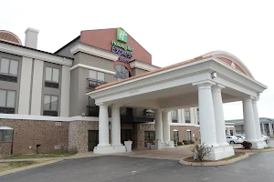 Holiday Inn Express & Suites Covington Tennessee image