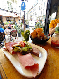 Plats et boissons du Restaurant Le Royal Julyann à Paris - n°1