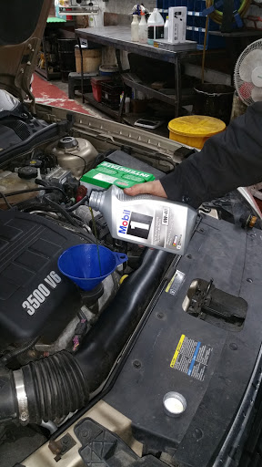 Auto Repair Shop «Canyon Auto Repair Inc», reviews and photos, 11591 SW Canyon Rd, Beaverton, OR 97005, USA