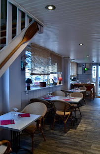 Atmosphère du Restaurant L'Esquirey à Andernos-les-Bains - n°11