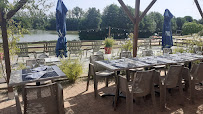 Atmosphère du Restaurant Les Terrasses du Lac - Mariage Séminaire Repas Famille à Secondigny - n°7