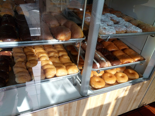 Donut Shop «DONUT DEN», reviews and photos, 4257 Pacific Coast Hwy, Torrance, CA 90505, USA
