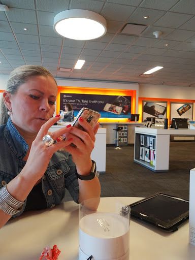 Cell Phone Store «AT&T», reviews and photos, 1002 N Collins St, Arlington, TX 76011, USA