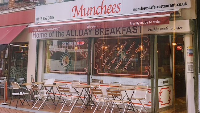 Comments and reviews of Munchees Cafe & Restaurant