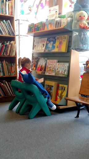 Book Store «The Book Bin», reviews and photos, 450 Court St NE, Salem, OR 97301, USA