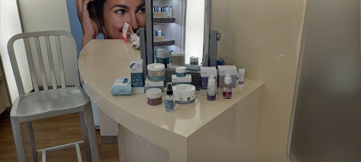 Hair Salon «Ulta Beauty», reviews and photos, 2455 NW Federal Hwy, Stuart, FL 34994, USA