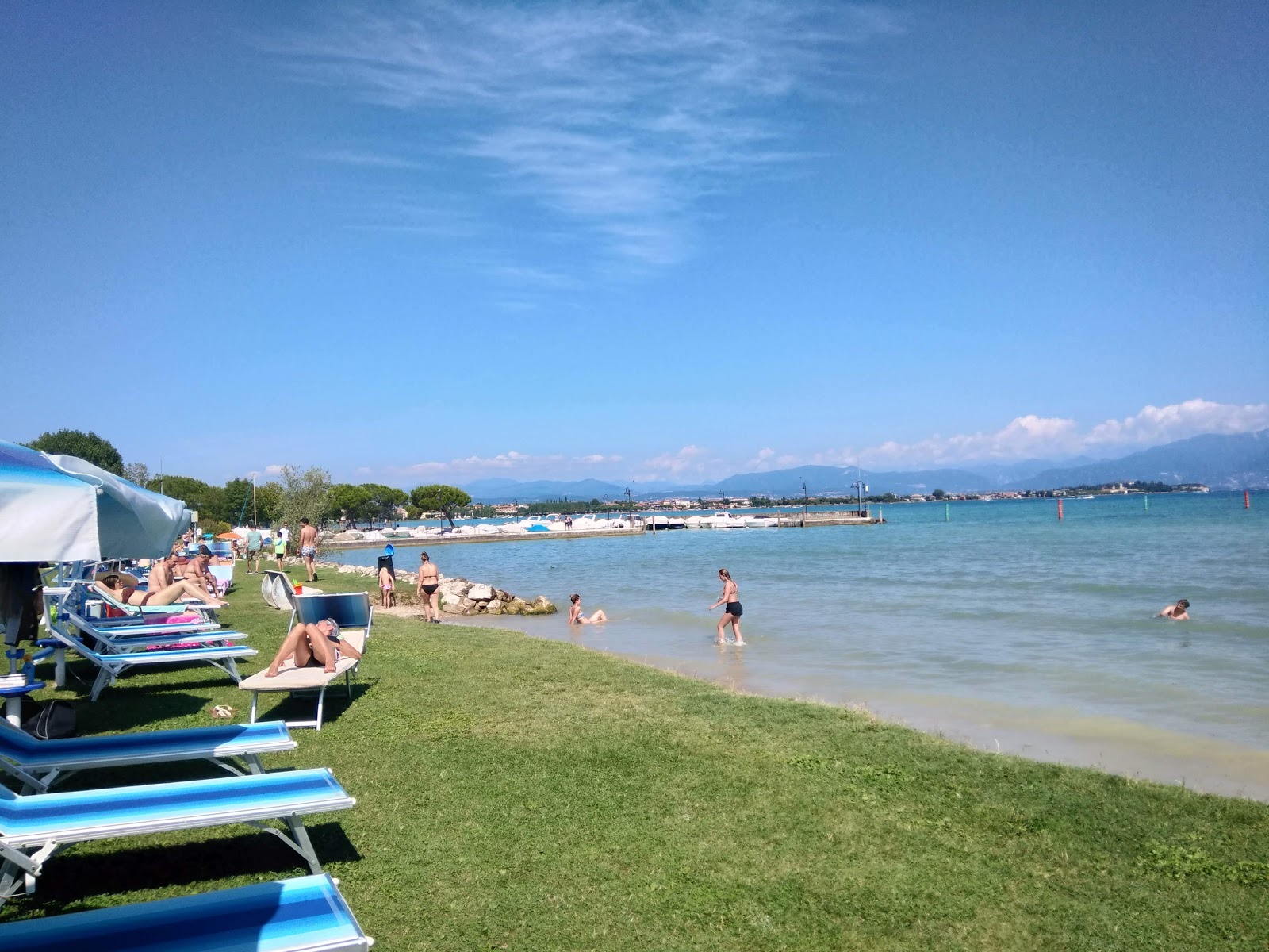 Photo de Spiaggia Lido di Lugana Sirmione avec un niveau de propreté de très propre