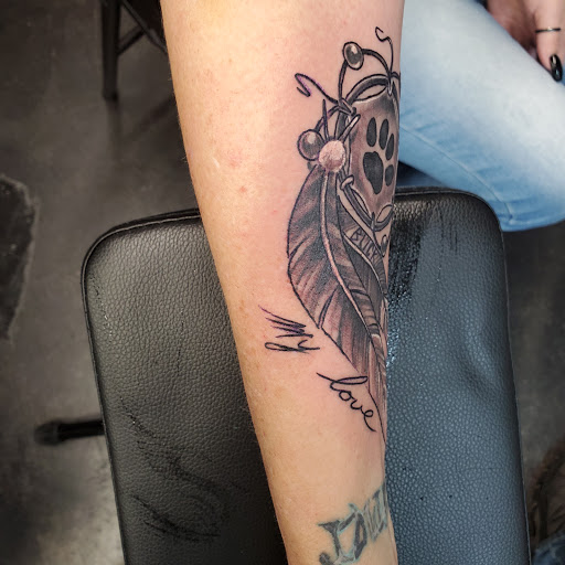 Tattoo Shop «West Haven Extreme Tattoo», reviews and photos, 746 Campbell Ave, West Haven, CT 06516, USA