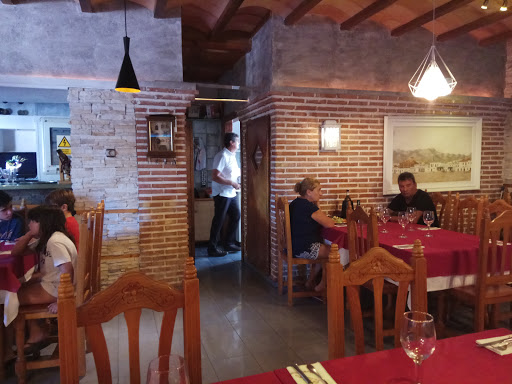 Restaurante El Refugio - Av del Mediterráneo, 72, 04770 Adra, Almería, España