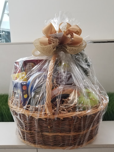 Florist «Event Connoisseur Flowers & Gifts», reviews and photos, 39 New London Turnpike #116, Glastonbury, CT 06033, USA