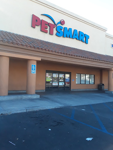 PetSmart, 2828 Campus Pkwy, Riverside, CA 92507, USA, 