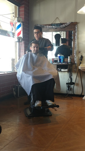 Barber Shop «Applewood Village Barbershop», reviews and photos, 2070 Youngfield St, Lakewood, CO 80215, USA