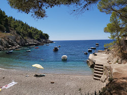 Sutmiljhoska beach'in fotoğrafı ve yerleşim